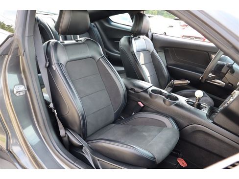 Used 2017 Ford Mustang Shelby GT350 RWD image 14