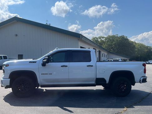 Used 2024 Chevrolet Silverado 2500 LTZ w/ LTZ Plus Package AWD/4WD image 4