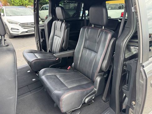 Used 2017 Dodge Grand Caravan GT FWD image 16
