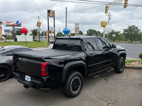 Used 2026 Toyota Tacoma TRD Off-Road AWD/4WD image 4