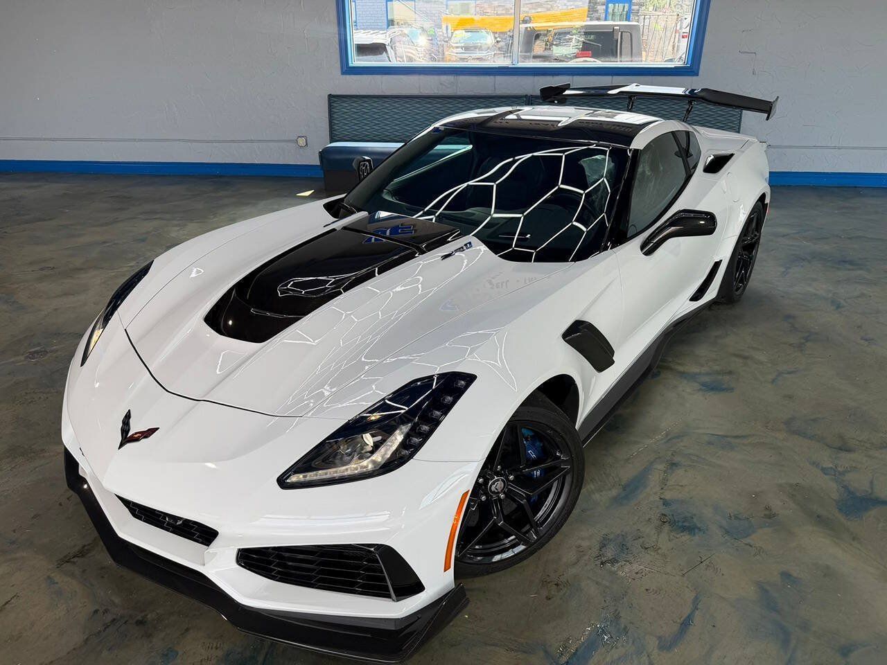 Used 2019 Chevrolet Corvette ZR1 RWD image 3