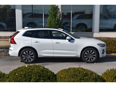 Certified 2023 Volvo XC60 B5 Core w/ Climate Package image 3