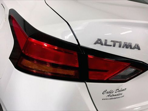 Used 2025 Nissan Altima 2.5 SV FWD image 27