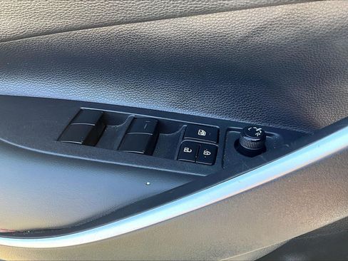 Used 2025 Toyota Corolla SE FWD image 33