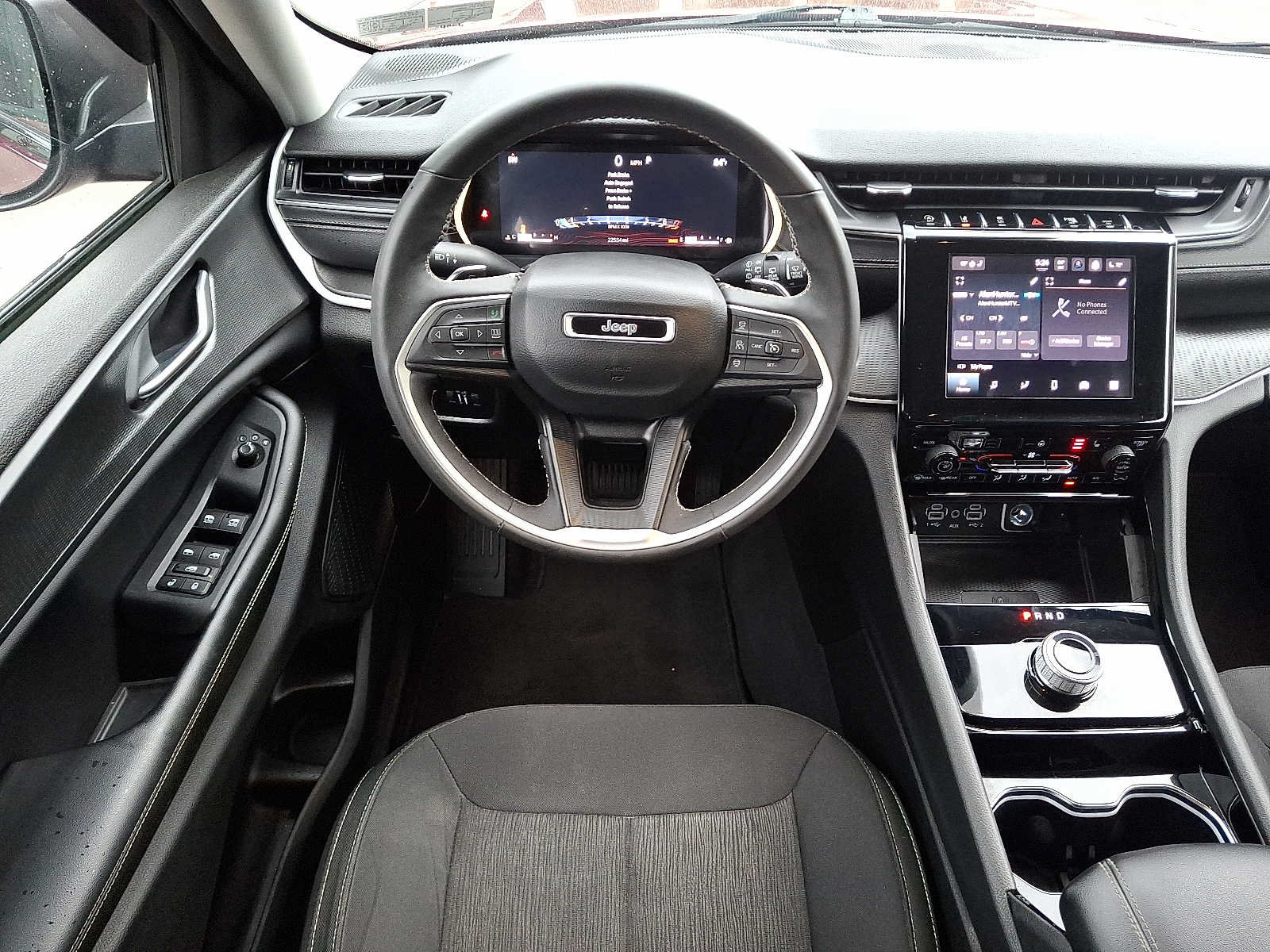 Used 2023 Jeep Grand Cherokee Laredo w/ Luxury Tech Group I AWD/4WD image 11