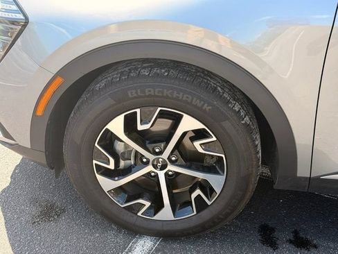 Used 2024 Kia Sportage EX FWD image 32