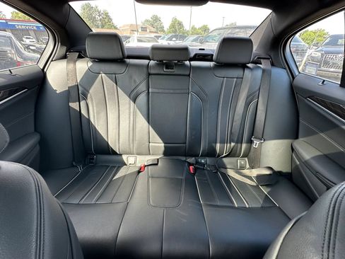 Used 2019 BMW 530i xDrive w/ Convenience Package AWD/4WD image 16