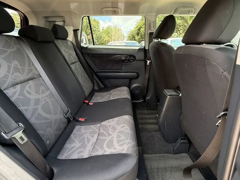 Used 2015 Scion xB FWD image 17