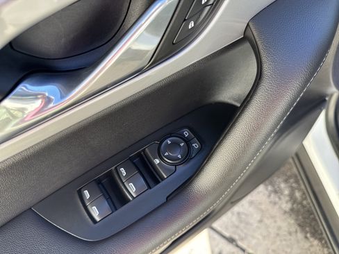 Used 2023 Chevrolet Blazer LT image 18