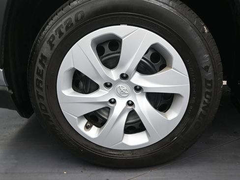 Used 2025 Toyota RAV4 LE FWD image 17