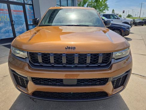 New 2026 Jeep Grand Cherokee L Limited w/ Limited Altitude Package AWD/4WD image 54
