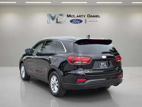 Used 2019 Kia Sorento FWD w/ LX Convenience Package image 4