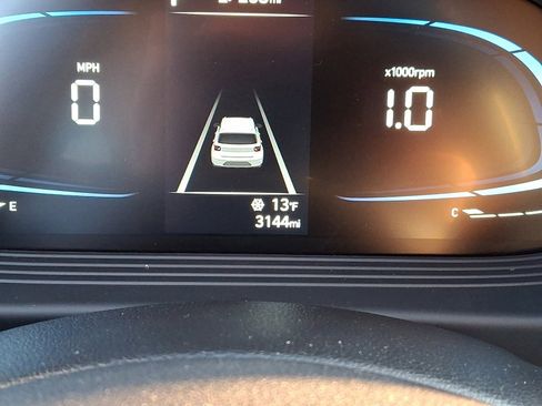 Used 2025 Hyundai Venue SEL image 20