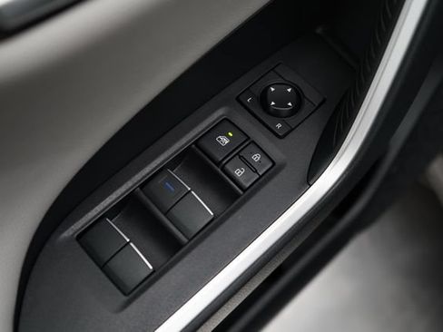 Used 2019 Toyota RAV4 Limited w/ Cold Weather Package AWD/4WD image 11