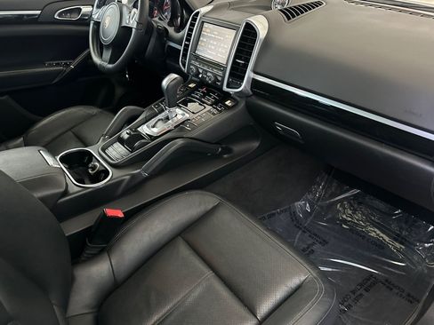 Used 2012 Porsche Cayenne AWD/4WD image 32