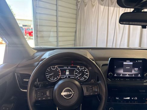 Used 2023 Nissan Rogue SV FWD image 24