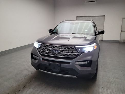 Used 2022 Ford Explorer Limited w/ Equipment Group 301A AWD/4WD image 15