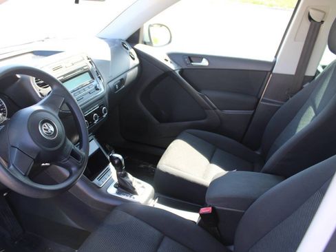 Used 2012 Volkswagen Tiguan S FWD image 19