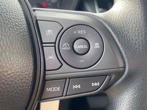 Used 2025 Toyota Corolla LE image 28