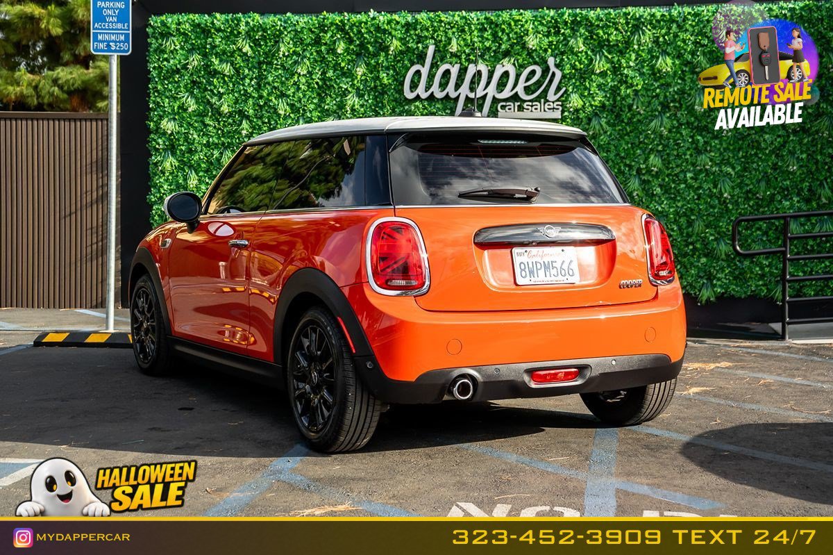 Used 2021 MINI Cooper 2-Door Hardtop w/ 6.5" Touchscreen Package FWD image 8