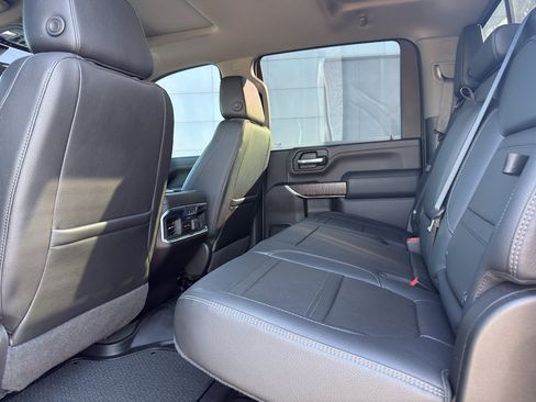 Used 2022 GMC Sierra 2500 Denali w/ Denali Ultimate Package AWD/4WD image 14