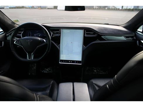 Used 2015 Tesla Model S 85D image 10
