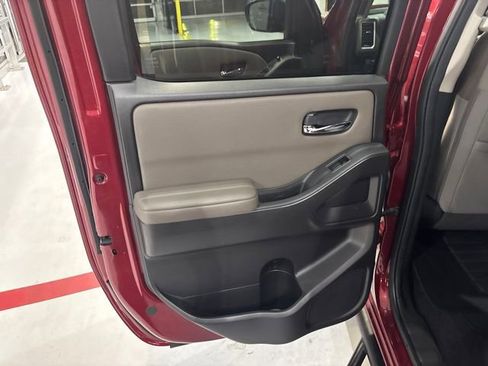 Used 2022 Nissan Frontier SV AWD/4WD image 19