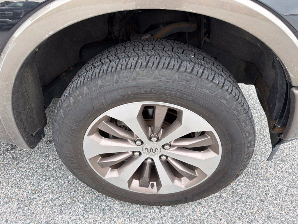 Used 2019 Ford F150 King Ranch w/ Equipment Group 601A Luxury AWD/4WD image 10