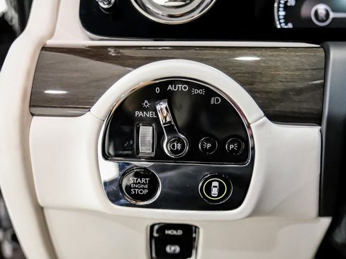 Used 2024 Rolls-Royce Ghost image 28