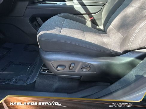 Used 2025 GMC Acadia Elevation image 17