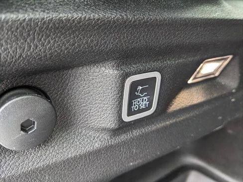Used 2023 Jeep Grand Cherokee L Laredo AWD/4WD image 17