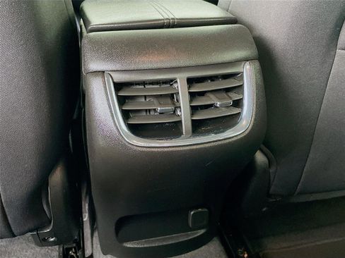 Used 2024 Chevrolet Malibu LT image 27