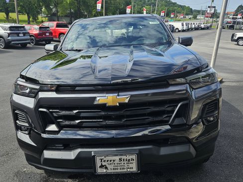 New 2025 Chevrolet Colorado LT w/ LT Convenience Package image 3
