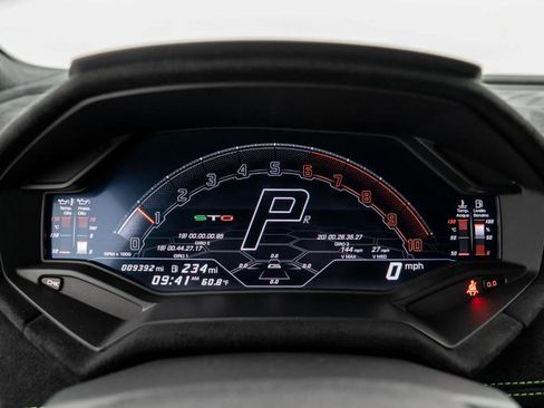 Used 2022 Lamborghini Huracan STO image 19