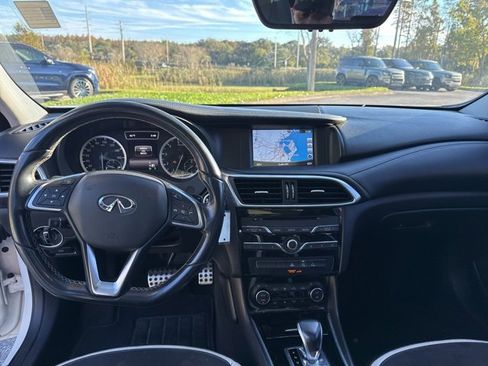 Used 2018 INFINITI QX30 Sport w/ Cargo Package image 11