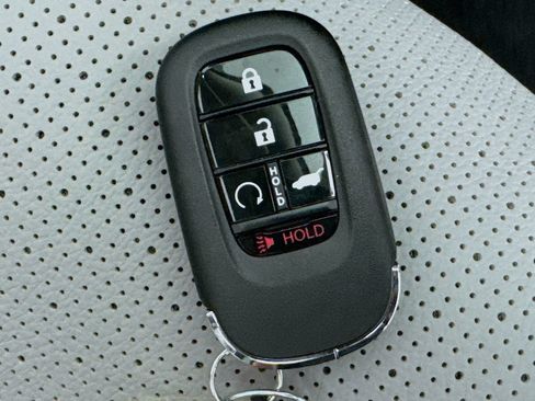 Used 2024 Honda Pilot Elite image 42