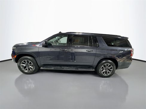Used 2023 Chevrolet Suburban Z71 image 10