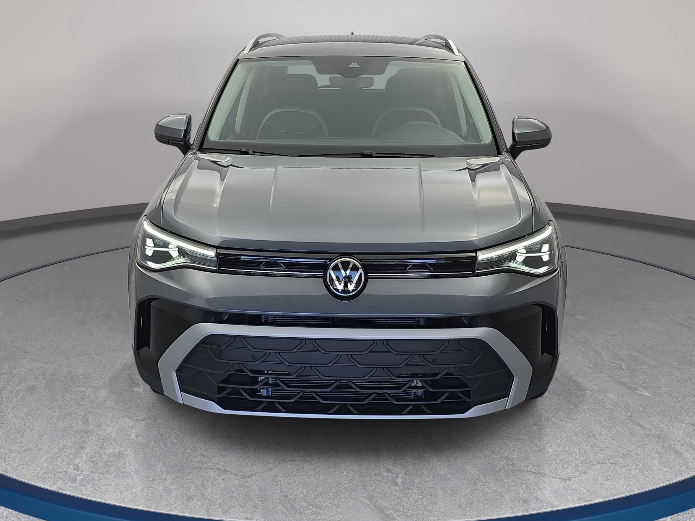 Used 2025 Volkswagen Taos SE FWD image 2