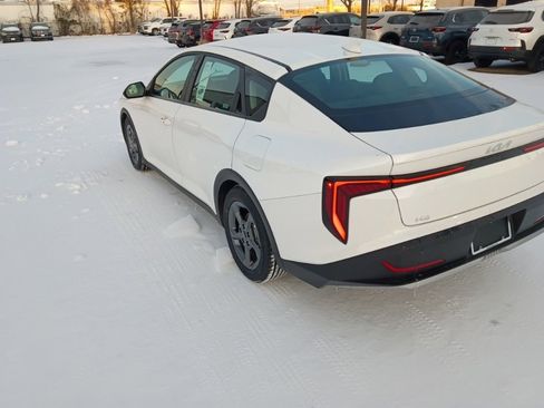Used 2025 Kia K4 LXS image 12
