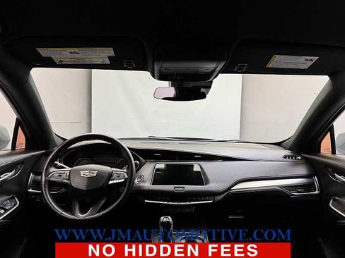 Used 2023 Cadillac XT4 Premium Luxury image 11