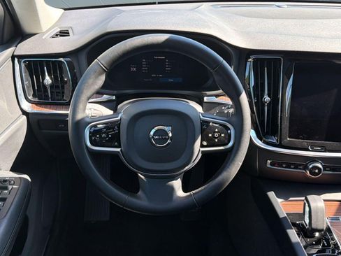 Certified 2025 Volvo V60 B5 Cross Country Plus AWD/4WD image 25