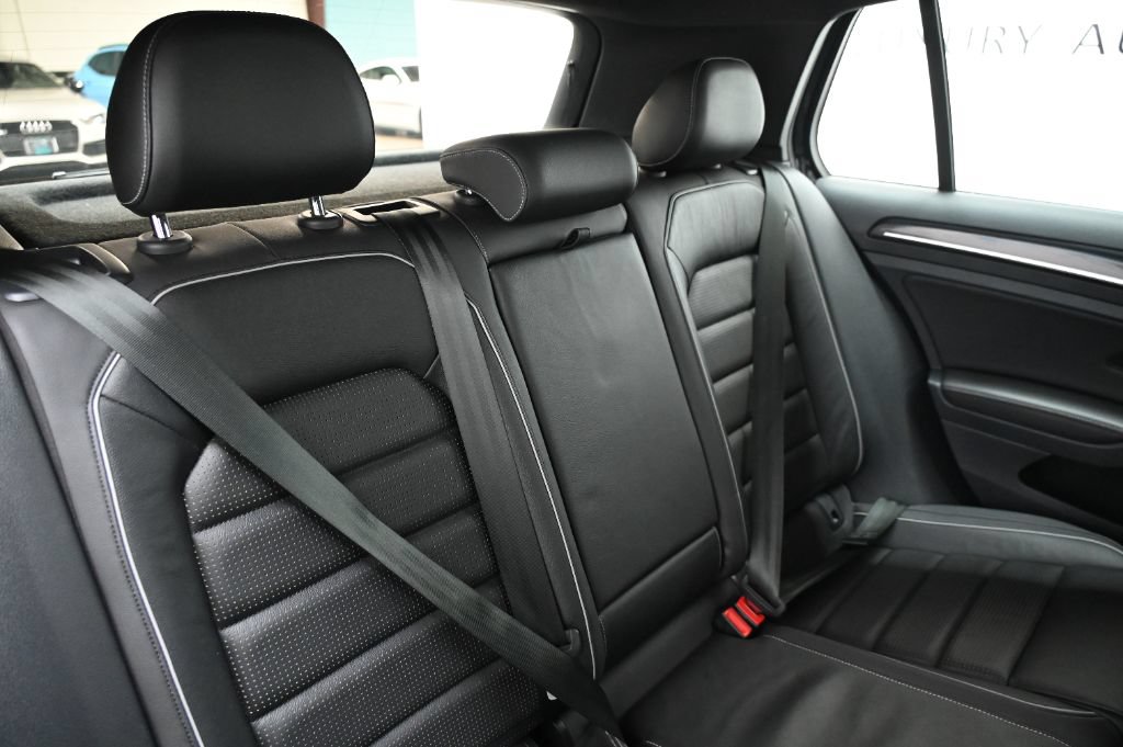 Used 2019 Volkswagen Golf R 4-Door AWD/4WD image 45