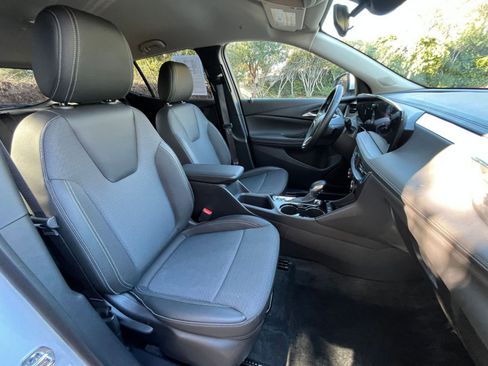 Used 2025 Buick Encore GX Preferred image 34