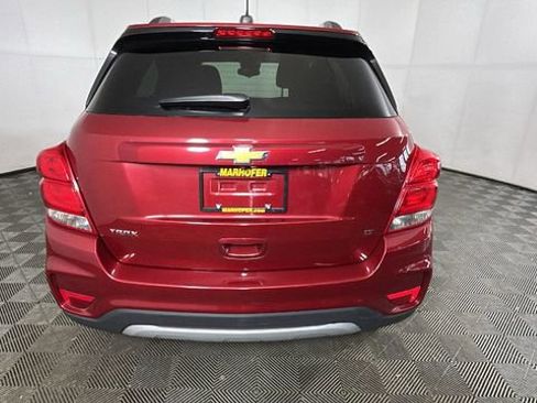 Used 2019 Chevrolet Trax LT w/ LT Convenience Package FWD image 4