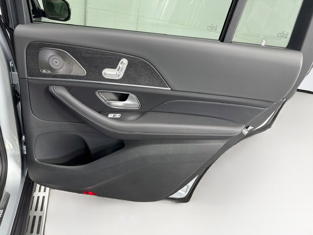 Certified 2026 Mercedes-Benz GLS 450 4MATIC image 27