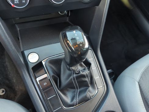 Certified 2022 Volkswagen Taos S image 15