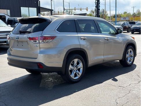 Used 2014 Toyota Highlander Limited Platinum image 3