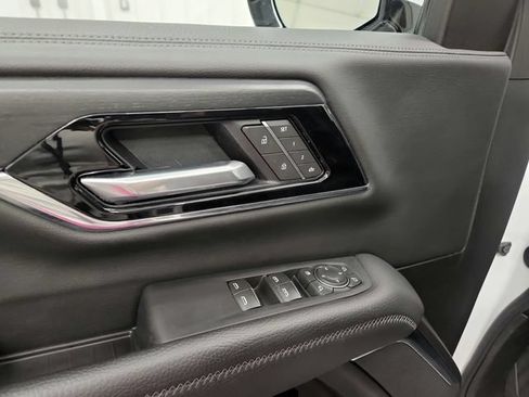 Used 2025 GMC Yukon XL Denali AWD/4WD image 20