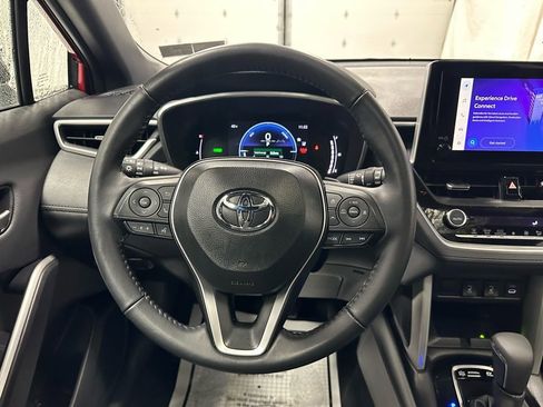 Used 2025 Toyota Corolla Cross AWD Hybrid w/ Convenience Package image 18