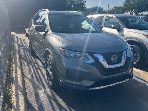 Used 2020 Nissan Rogue SV w/ Premium Package FWD image 1